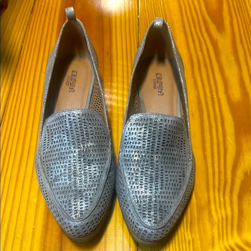 Crown Vintage Silver Perforated Loafers